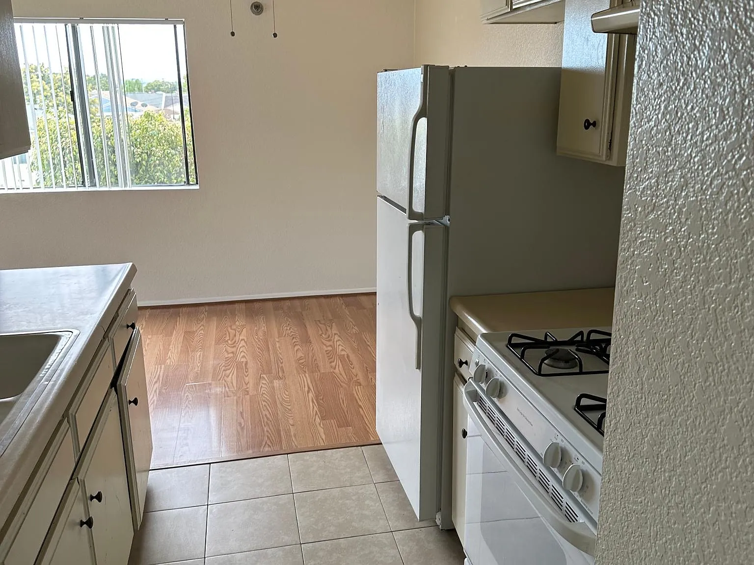 1 bed, 550 sqft, $2,100 — Photo 4