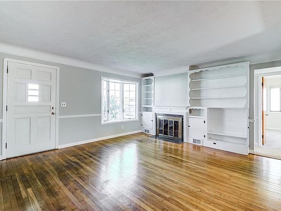 4th image of 75 Maple Cliff Dr