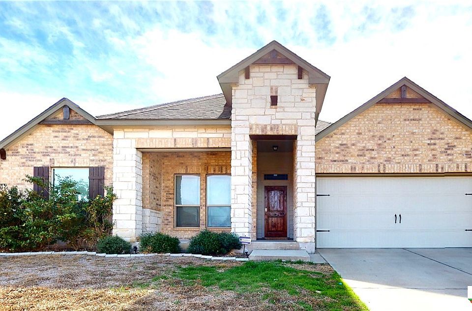 1st image of 816 Valentino Dr