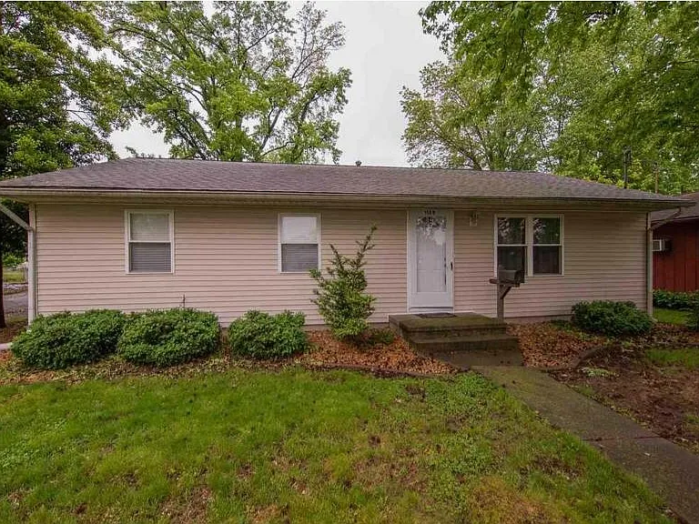 1108 Glendale St — Photo 1
