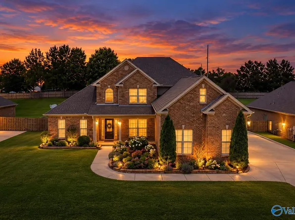 214 Legendwood Dr NW, Madison, AL 35757