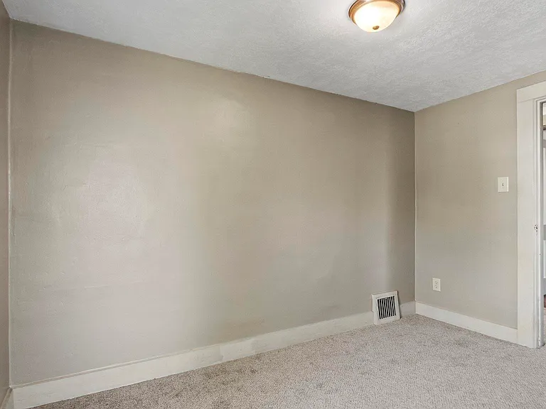 828 Forest Ave — Photo 23
