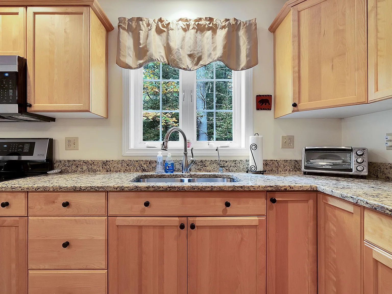 3 bed, 2.5 bath, 1764 sqft, $4,250 — Photo 4