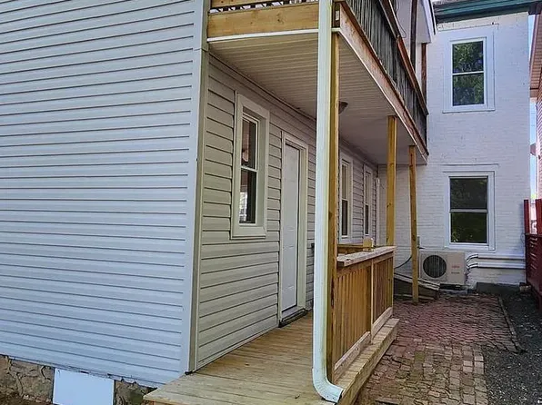 512 N Hanover St, Carlisle, PA 17013