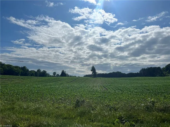 S McKinney Rd, Mount Airy, NC 27030