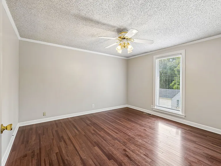 326 Draper Cir — Photo 31