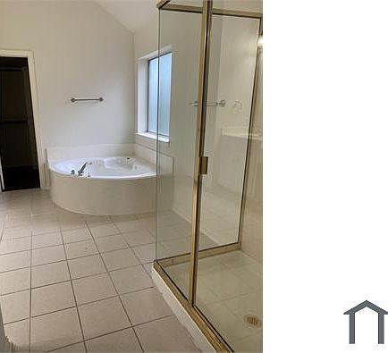 2nd image of 10217 Fairway Vista Dr