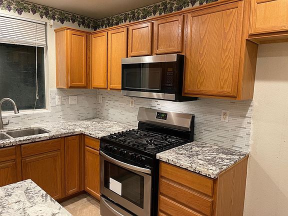 5th image of 751 Sandhill Crane Dr