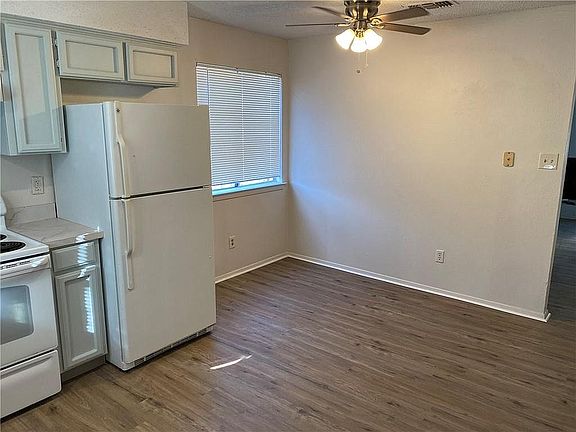 4th image of 8406 Garcreek Cir APT D