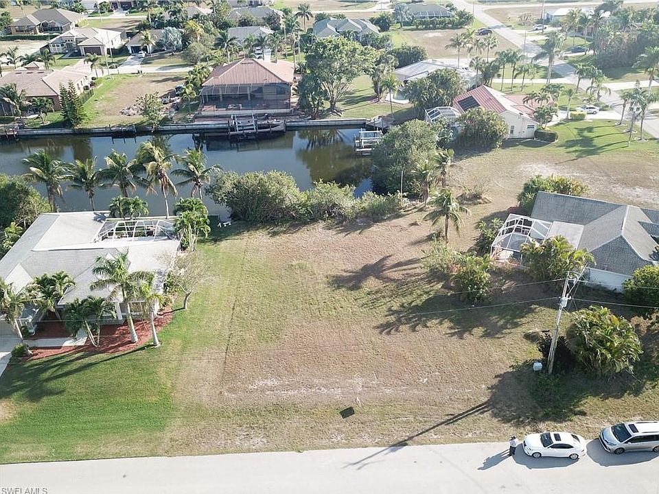 1st image of 2832 SW 33rd Ter