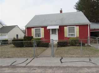 9 Warren St, Smithfield, RI 02917