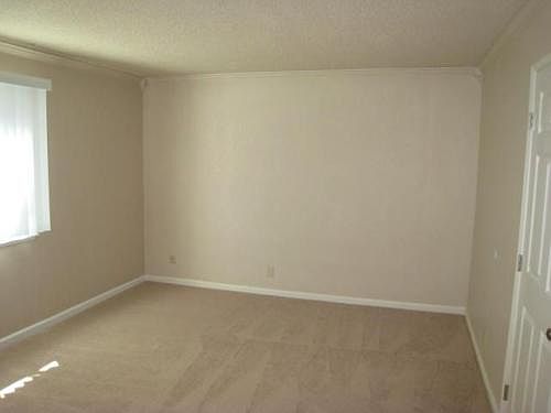 5th image of 410 Royal Oaks Ct