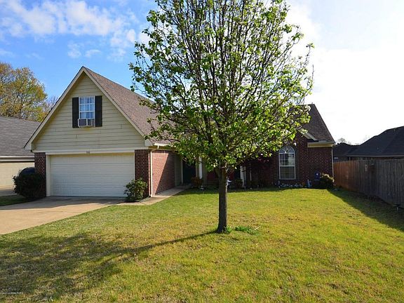 2nd image of 560 Northwood Hills Dr