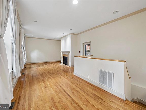 3rd image of 1723 Wallace St APT 102