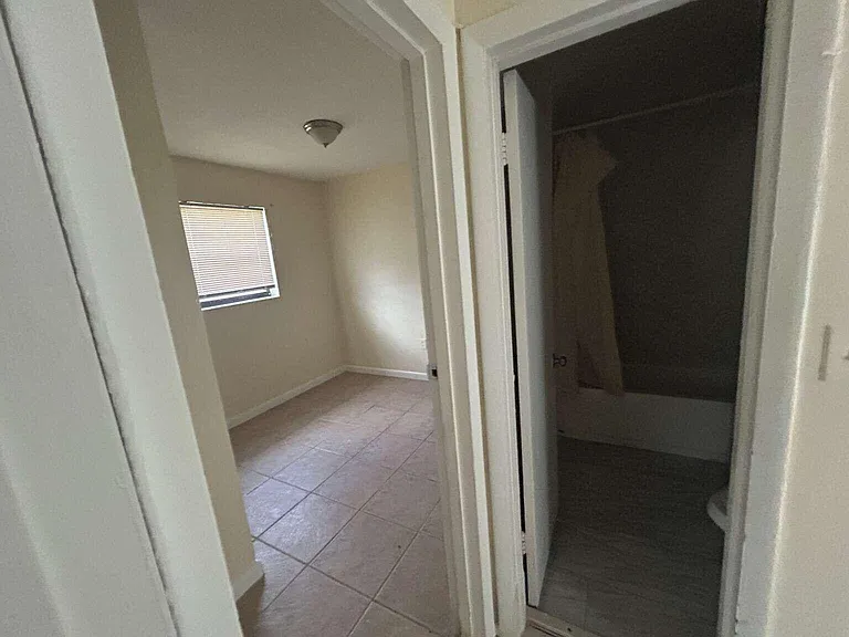 3370 NW 8th Pl — Photo 9