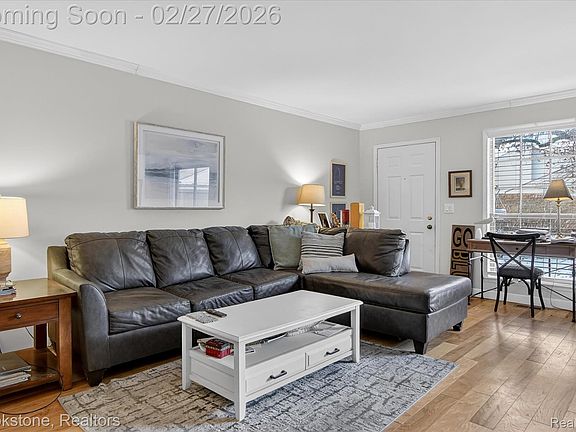 5th image of 30 Pine Tree Ridge Dr Unit 2