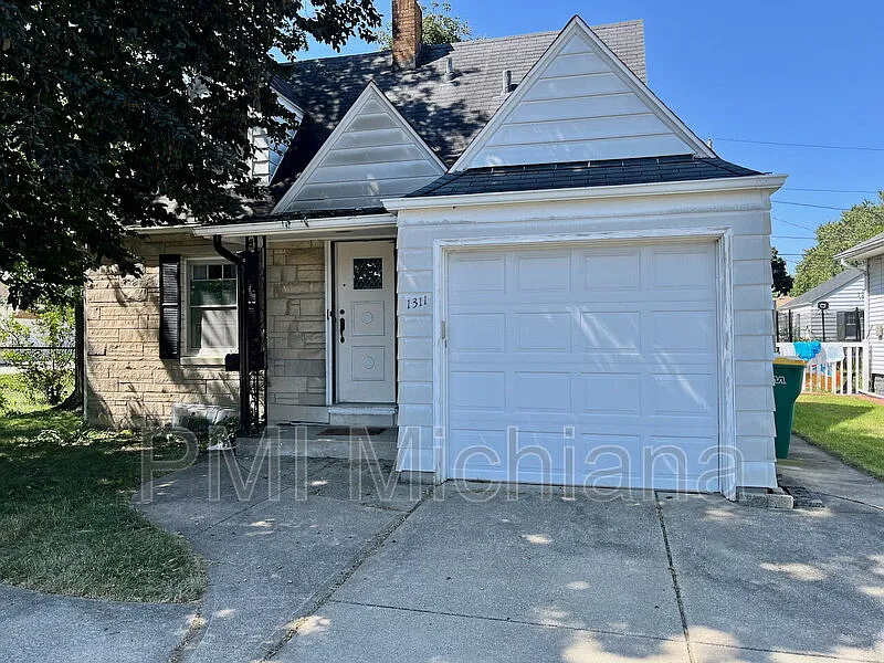 1311 S Main St
