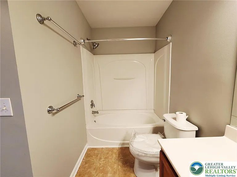 8513 Gateway Rd — Photo 37