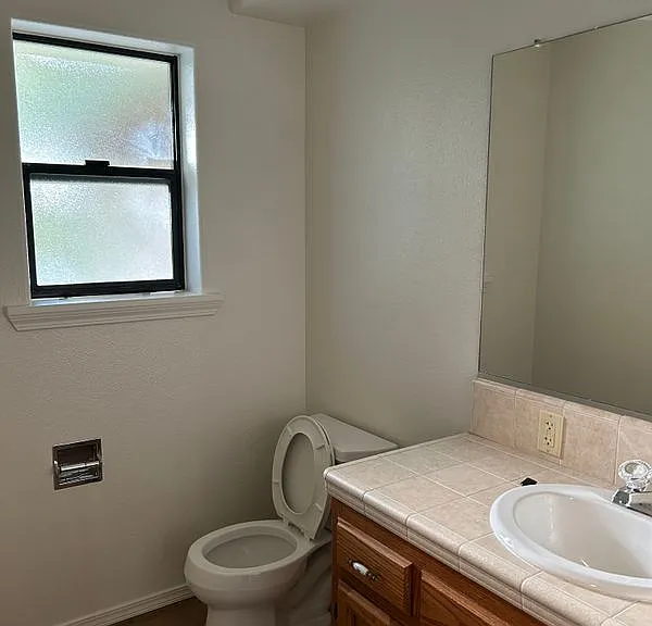 417 Brizzolara St — Photo 8