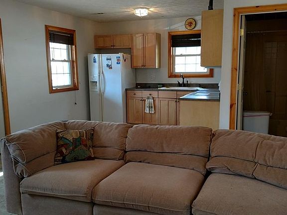 3rd image of 6004 Maple Dr