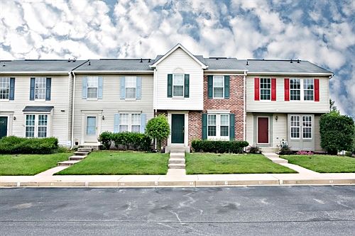 2nd image of 959 Gainsborough Ct