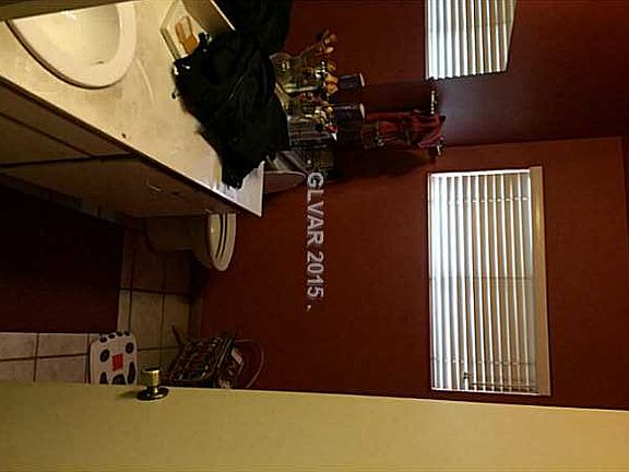 5th image of 2492 Capistrano Ave