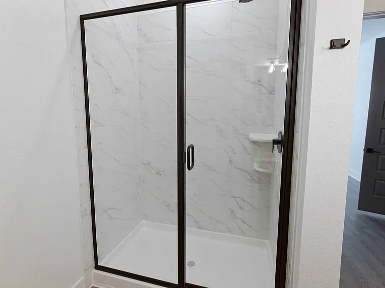 Linz Luxury Living — Photo 152