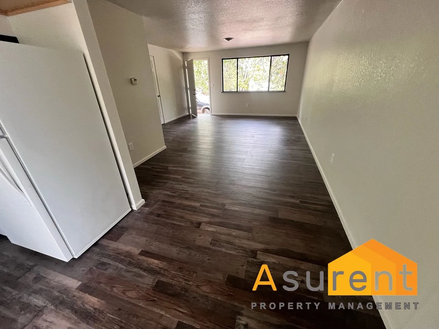 Fully Remodeled Duplex Available Soon! — Photo 3