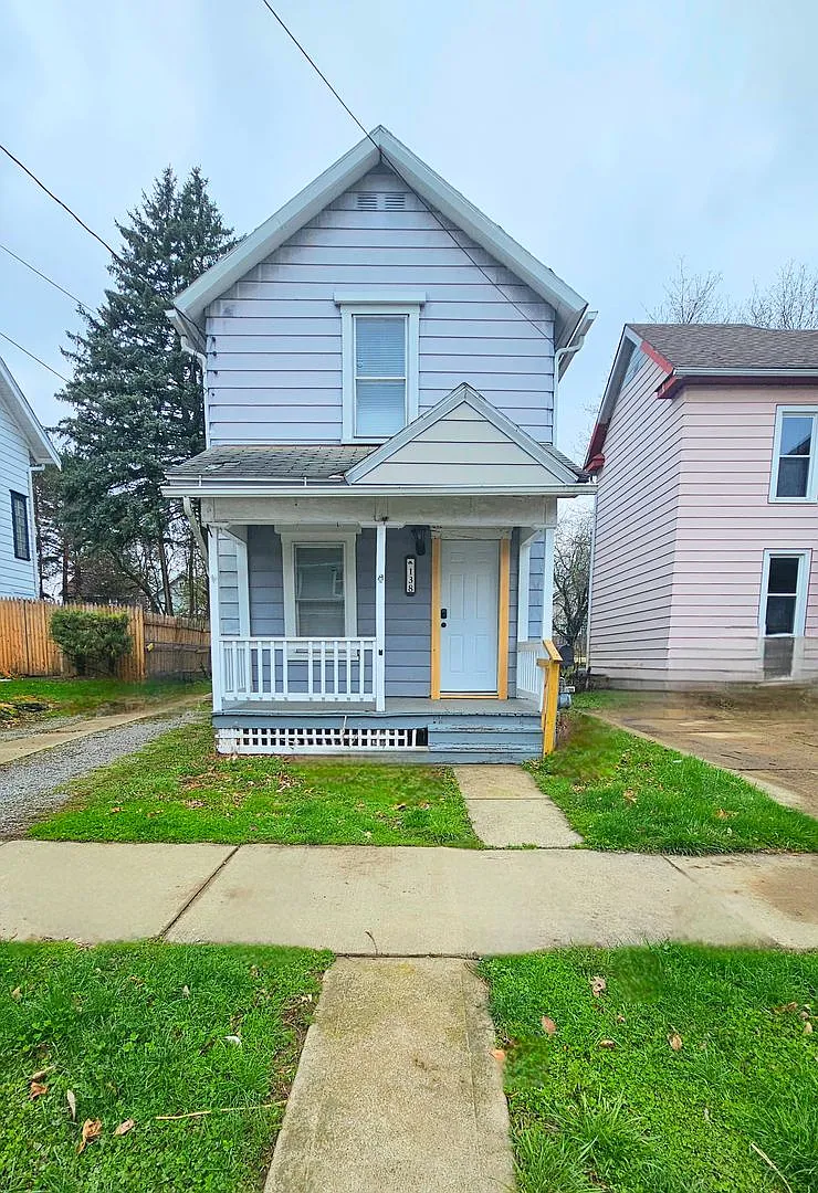 Welcome To This Charming 3-Bedroom 2 Bathroom House In Mansfield, Oh!! (No Metero) — Photo 2