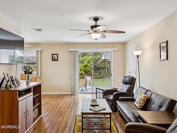 3rd image of 22 Phillips Road