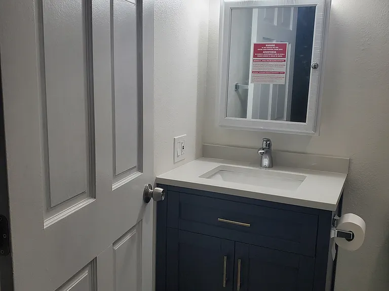 902 N Pass Ave — Photo 15