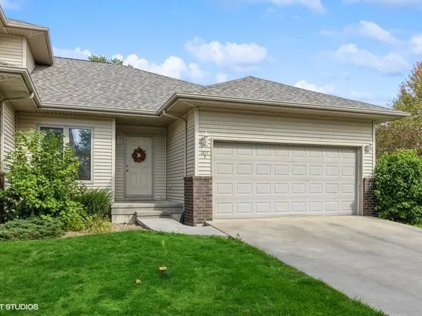 1811 12th Ave Unit D, Coralville, IA 52241