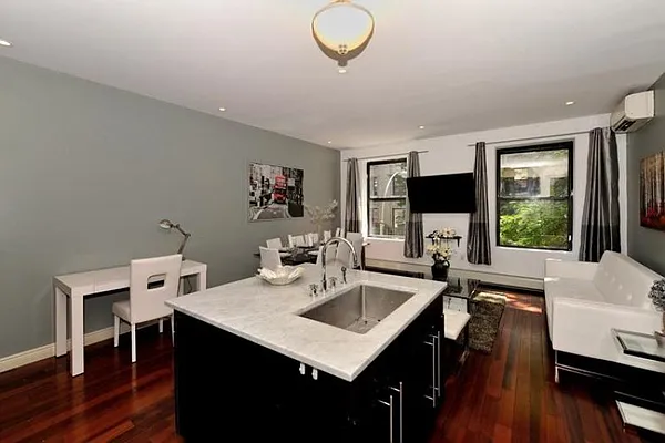 Rented by Eisenberg Exclusives | media 109