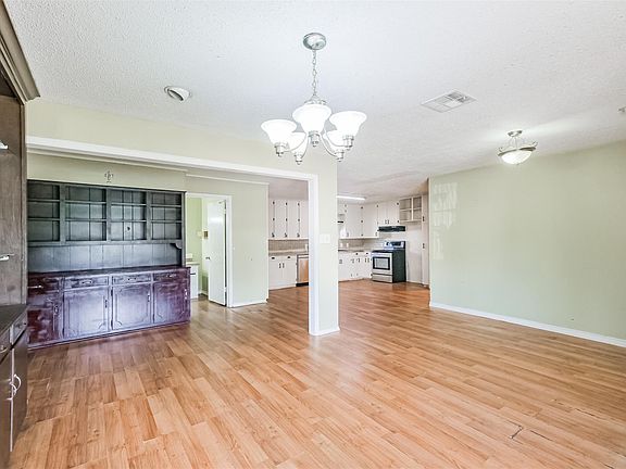 3rd image of 300 N Market St