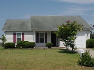 142 Cavalier Dr, Raeford, NC 28376