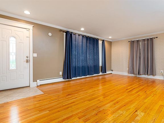 5th image of 840 Oak Hill Ave