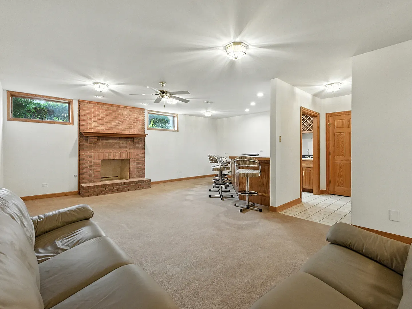 5 bed, 4599 sqft, $7,000 — Photo 4