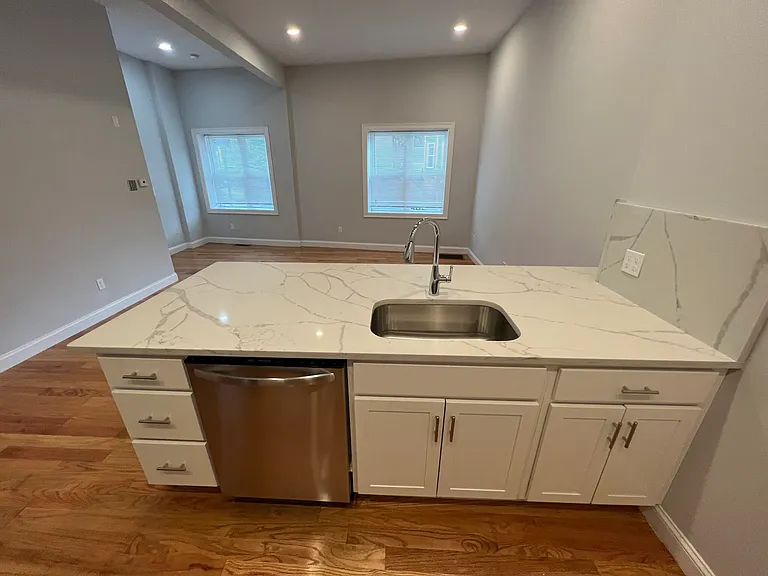 126 Cross St #2L — Photo 7