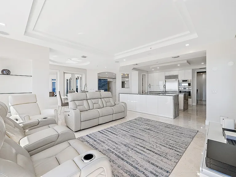 2070 N Ocean Blvd #Penthouse 4 — Photo 17