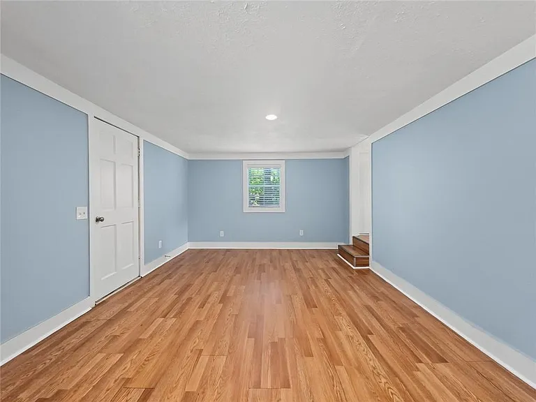 3542 Shoreland Dr — Photo 10