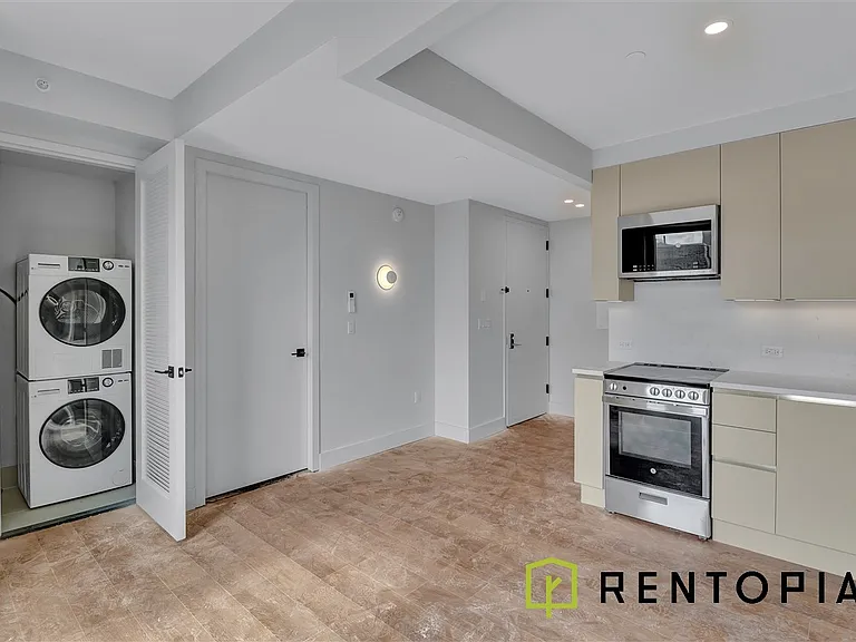 130 Hope St #428A — Photo 2