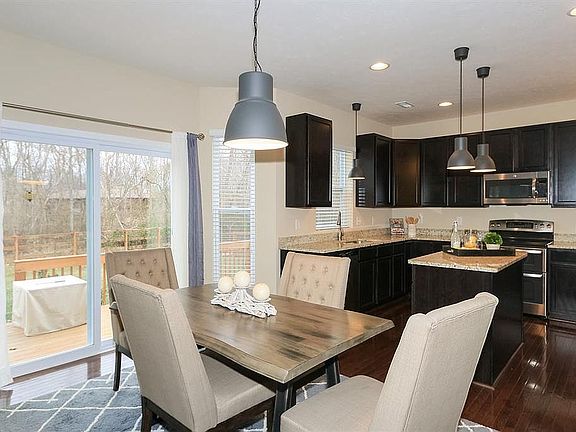 5th image of 936 London Ct