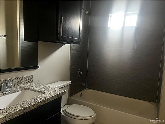 5th image of 208 Teak Dr APT 2