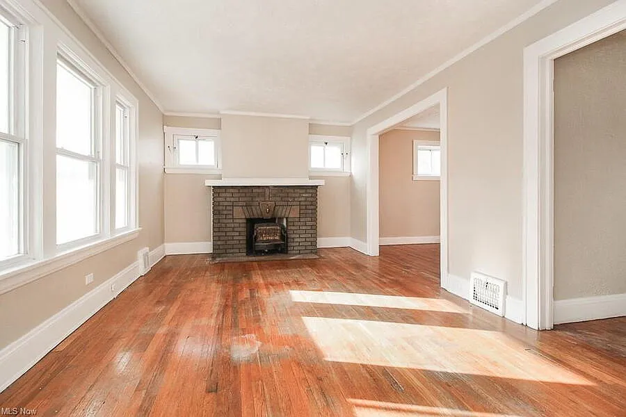 3-Bedroom Single-Family Home with Detached Garage in Garfield Heights (Welcome Section 8) — Photo 2