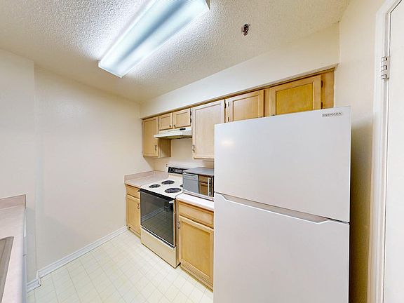 3rd image of 1504 Lincoln Way APT 108