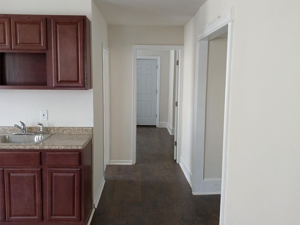 1st image of 1204 W Rockland St #4