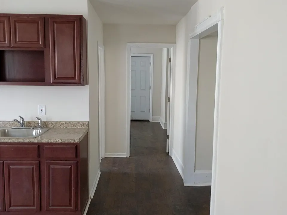 1204 W Rockland St #4