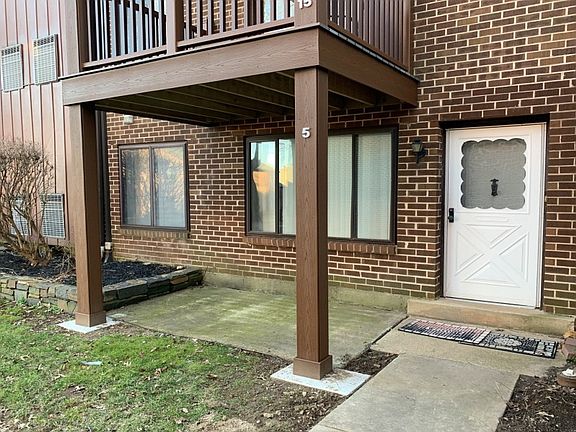 3rd image of 5200 Hilltop Dr APT V5