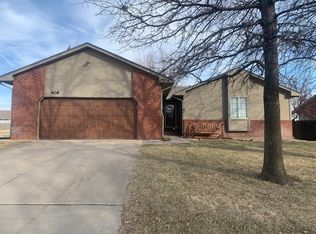 406 N Meadow Ln, Colwich, KS 67030