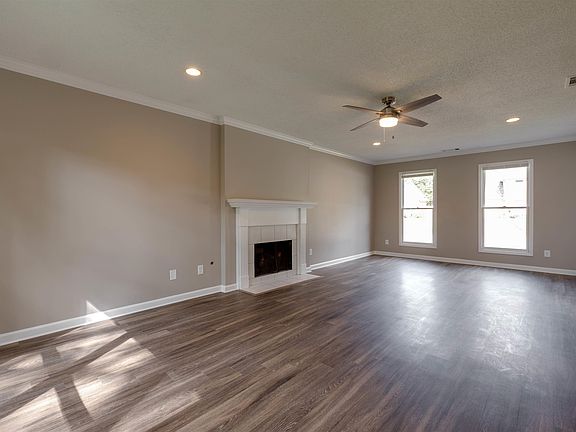 5th image of 8688 Meadow Green Dr